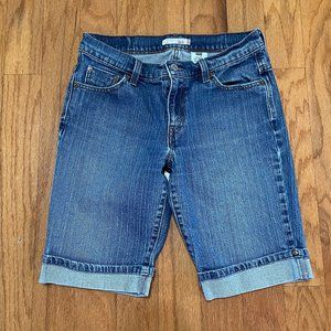 Levi's Women's 515 Blue Jean Shorts Size 6 Cuffed Hem Bermuda Style